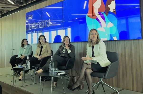 Paloma del Val - Mesa Redonda KPMG